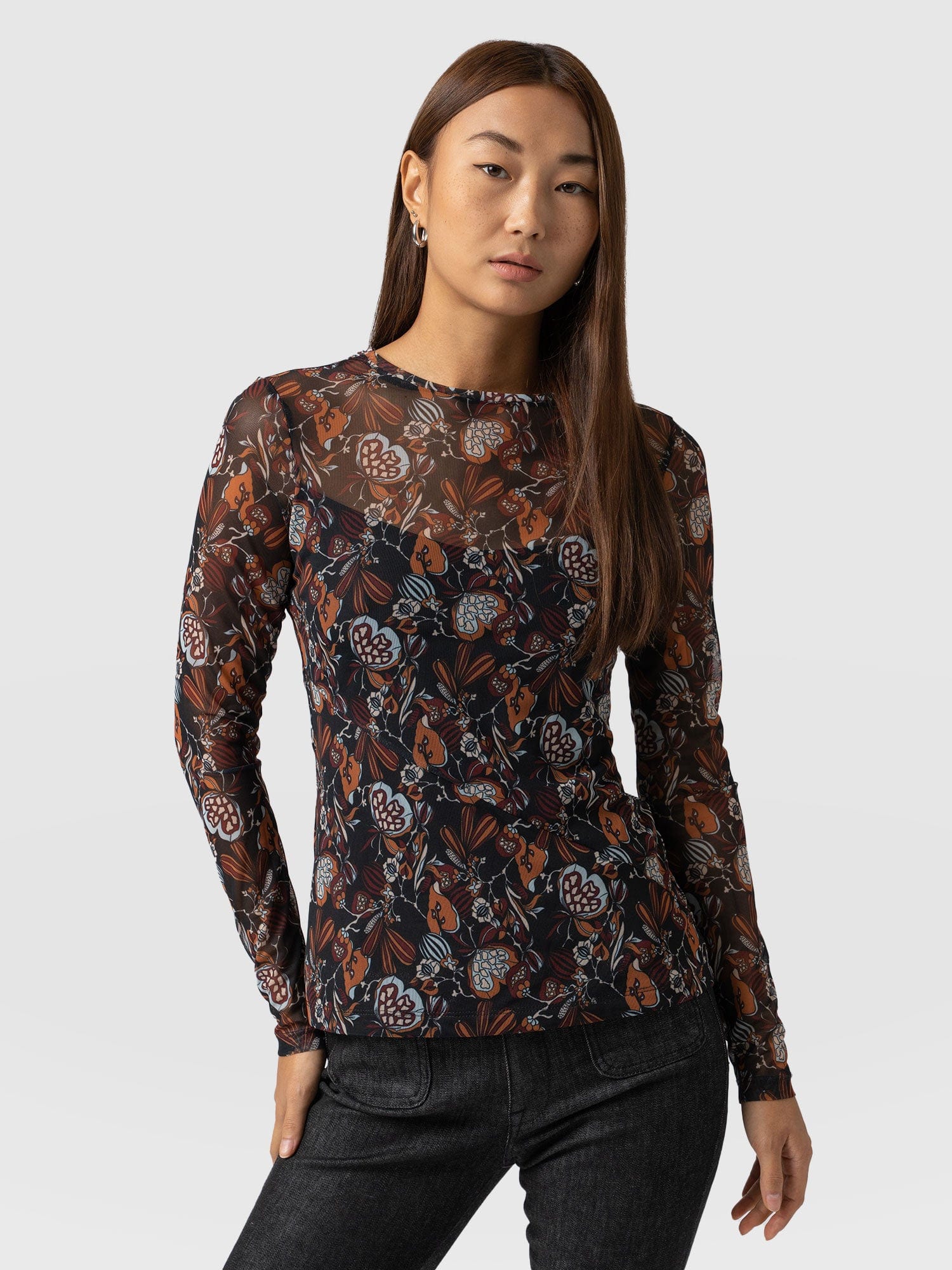 Runway Mesh Tee 70's Paisley - Women's Tops | Saint + Sofia® EU